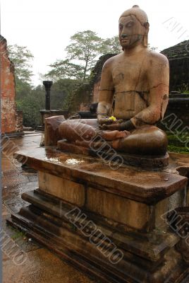 Buddha Image in Vatadage Temple
