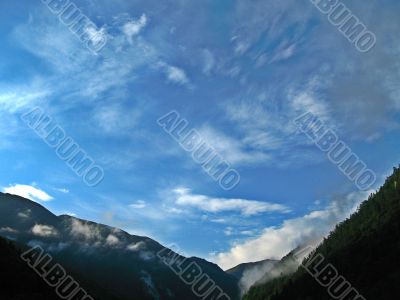 Clouds over the mountanis