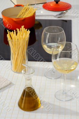 spaghetti with oil and white wine