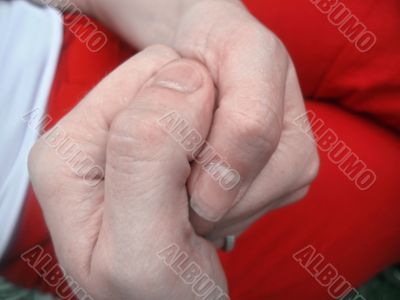 Two hamds two hearts