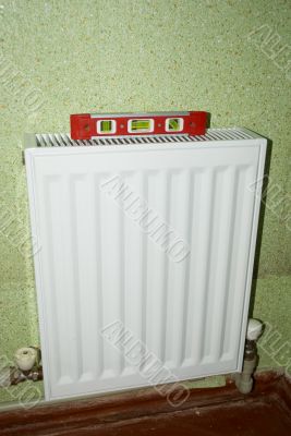 radiator with a red level