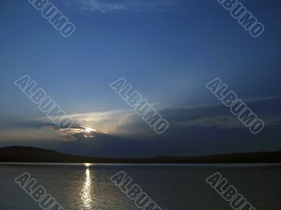 Sunset. Tambukan lake. Summer