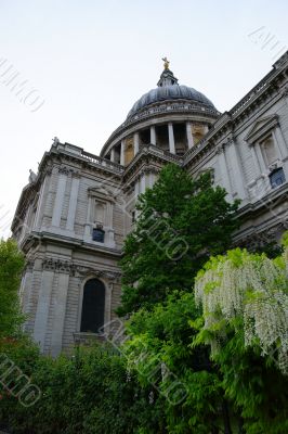 Saint Paul Cathedral garden on spring