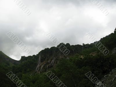 Kings` watrefall. 77 strings