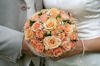 Cream-coloured bouquet.