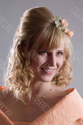 Bride in cream dress. Portrait 2