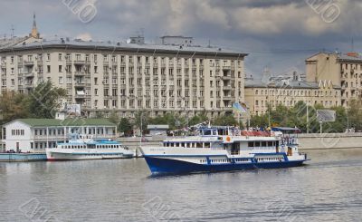 pleasure boat pleasure boat