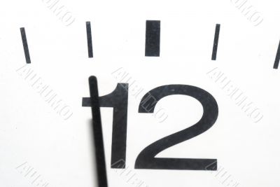 five to twelve clock in horizontal format