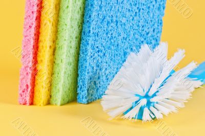 Multi color sponges and brush