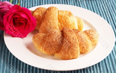 Croissants with roses