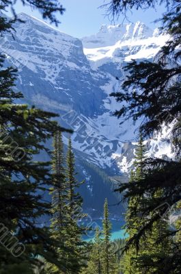 mountains around Lake Moraine