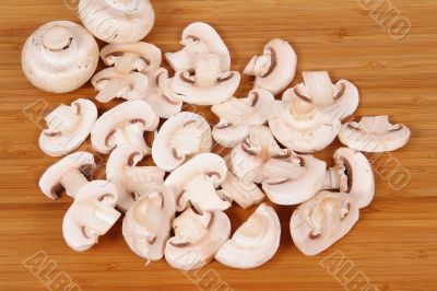 mushrooms on chopping board 