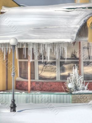 Snow and icicles in HDR