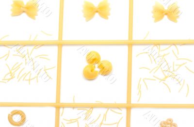 Dry spaghetti put in lattice