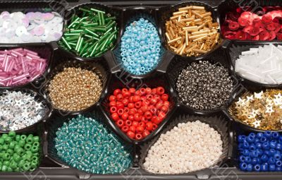 Colour beads in form