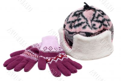 Winter hat with fur and violet gloves
