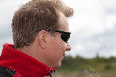 Portrait man in sunglasseses