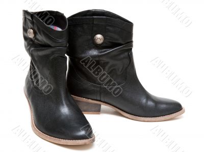 Black pair leather boots