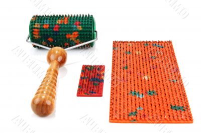 Instrument for massage with needle