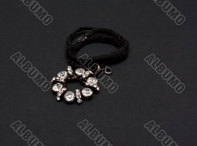 Lavaliere with transparent crystal 