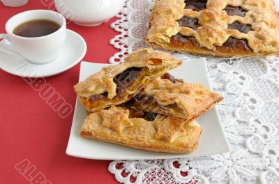 Strudel of apples and jam