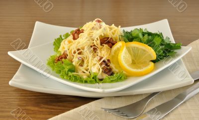 Salad with cheese and apple, walnuts and yogurt