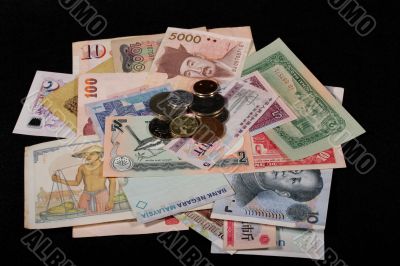 Banknotes &amp; Coins