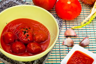 Meatballs with tomato sauce