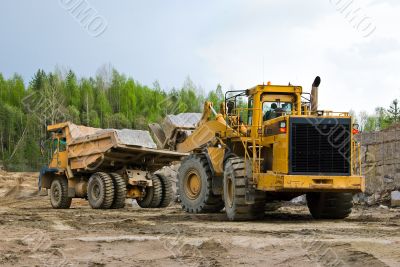 Excavation and dump vehicle