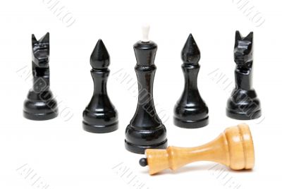 Chess Black defeated the bright king.