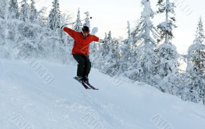 Man skiing