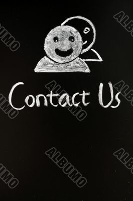Contact online button with human figures drawn with chalk