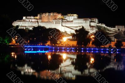 Night scenes of Potala Palace