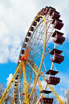 Ferris wheel - vertical view