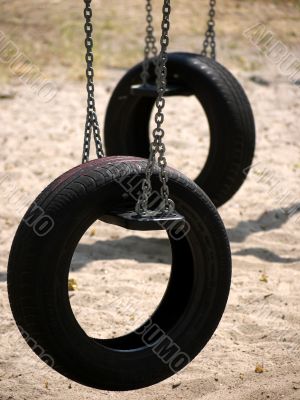 Tire swing