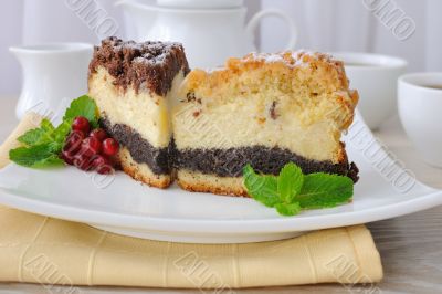 Cheese cake with poppy filling