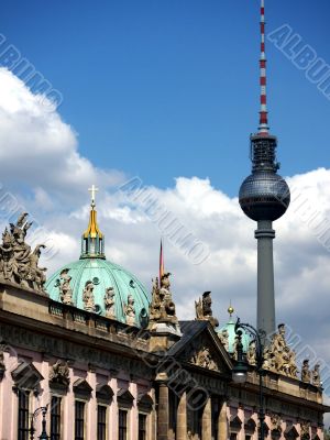 Berlin-arsenal-Dom-TV Tower