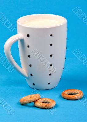 cupful of milk and bread rings