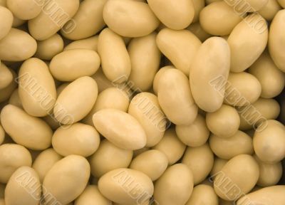 Sugar coated peanuts