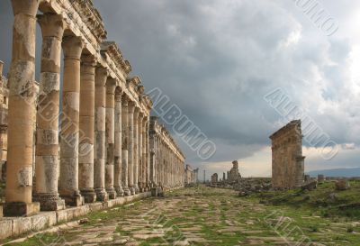Apamea &ndash; it&rsquo;s a trace of antique power and shine
