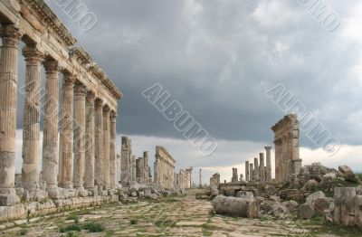 Apamea &ndash; it&rsquo;s a trace of antique power and shine