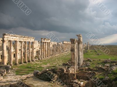 Apamea &ndash; it&rsquo;s a trace of antique power and shine
