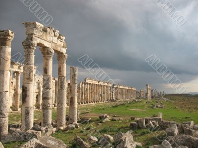 Apamea &ndash; it&rsquo;s a trace of antique power and shine