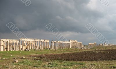 Apamea &ndash; it&rsquo;s a trace of antique power and shine