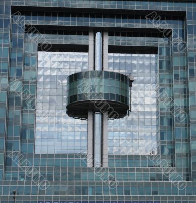 High-tech style building