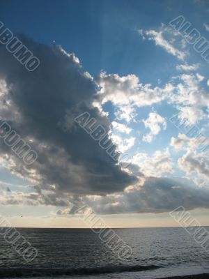 Clouds over the sea horizon