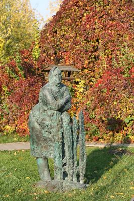 Sculpture of a seated woman