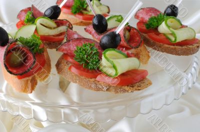 CanapÃ©s with salami