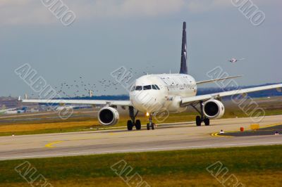 Flugzeug auf der Rollbahn, Airplane on the rolling road