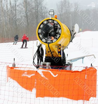 device for the production of snow